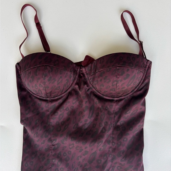 Oh Polly burgundy animal print body suit size 4 - Picture 4 of 4